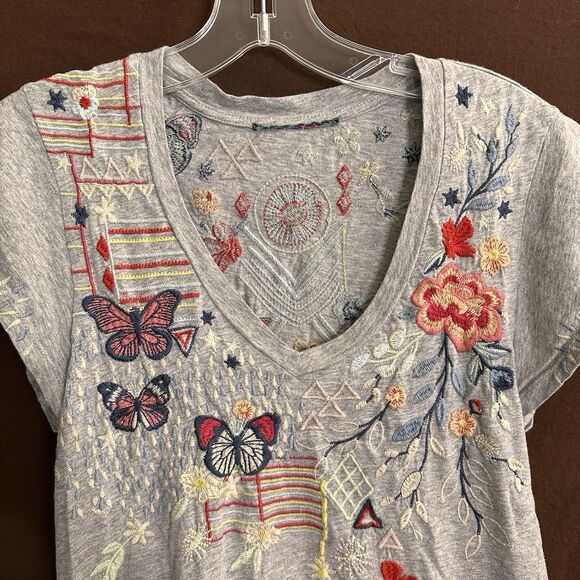 JOHNNY WAS Aravis Flutter Sleeve V Neck Ebroidered Top Butterfly Size SMALL - Picture 2 of 7